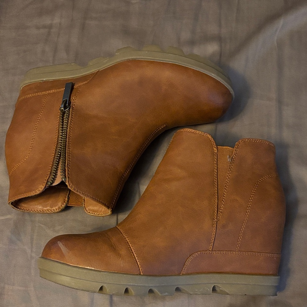 Stylish Tan Ankle Booties
